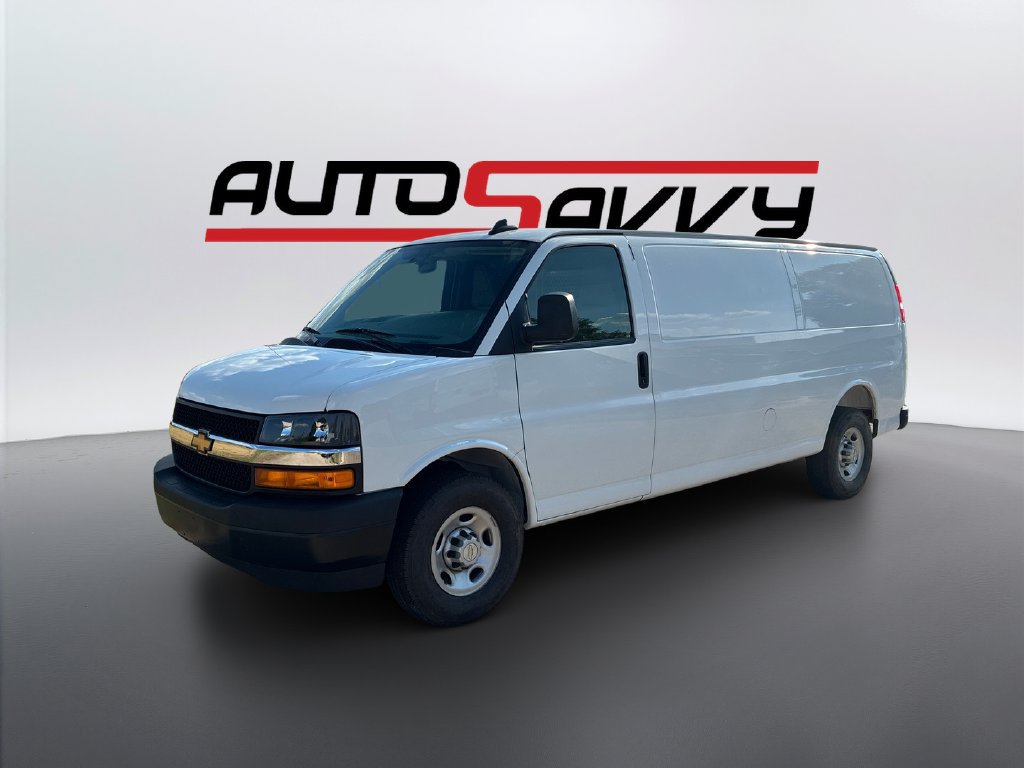 Used 2025 Chevrolet Express 3500 Extended w/ Driver Convenience Package RWD image 1