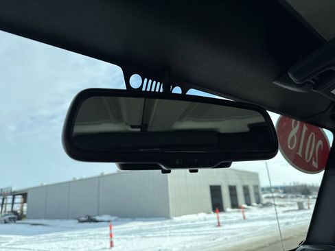 Used 2018 Jeep Wrangler Rubicon w/ Power Convenience Group image 25