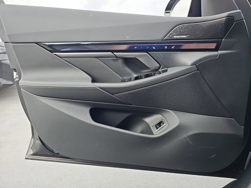 New 2026 BMW 530i w/ Convenience Package image 27