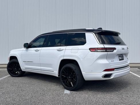 Used 2023 Jeep Grand Cherokee L Summit AWD/4WD image 4