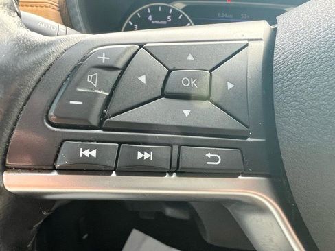 Used 2023 Nissan Sentra SV w/ SV Premium Package image 13