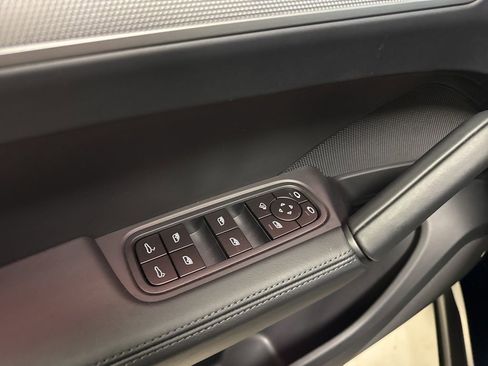 New 2026 Porsche Cayenne image 8