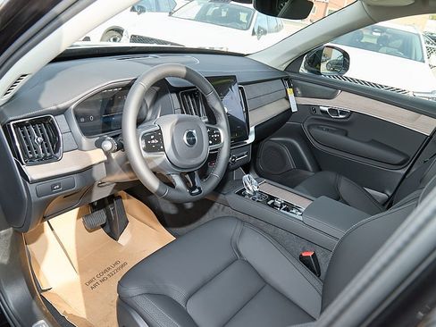 New 2026 Volvo XC90 B6 Plus w/ Protection Package Premier image 12