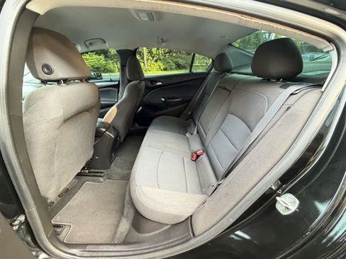 Used 2019 Chevrolet Cruze LT FWD image 27
