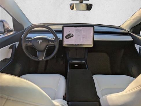 Used 2021 Tesla Model Y Long Range image 14