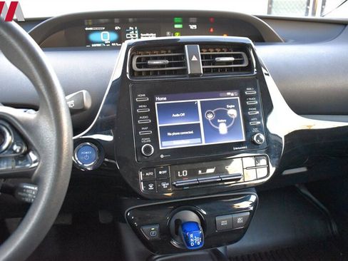 Used 2021 Toyota Prius LE FWD image 20