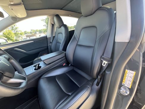 Used 2023 Tesla Model Y Long Range AWD/4WD image 16