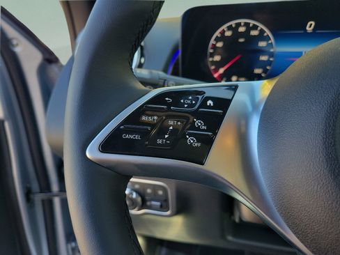 Certified 2026 Mercedes-Benz GLB 250 image 31
