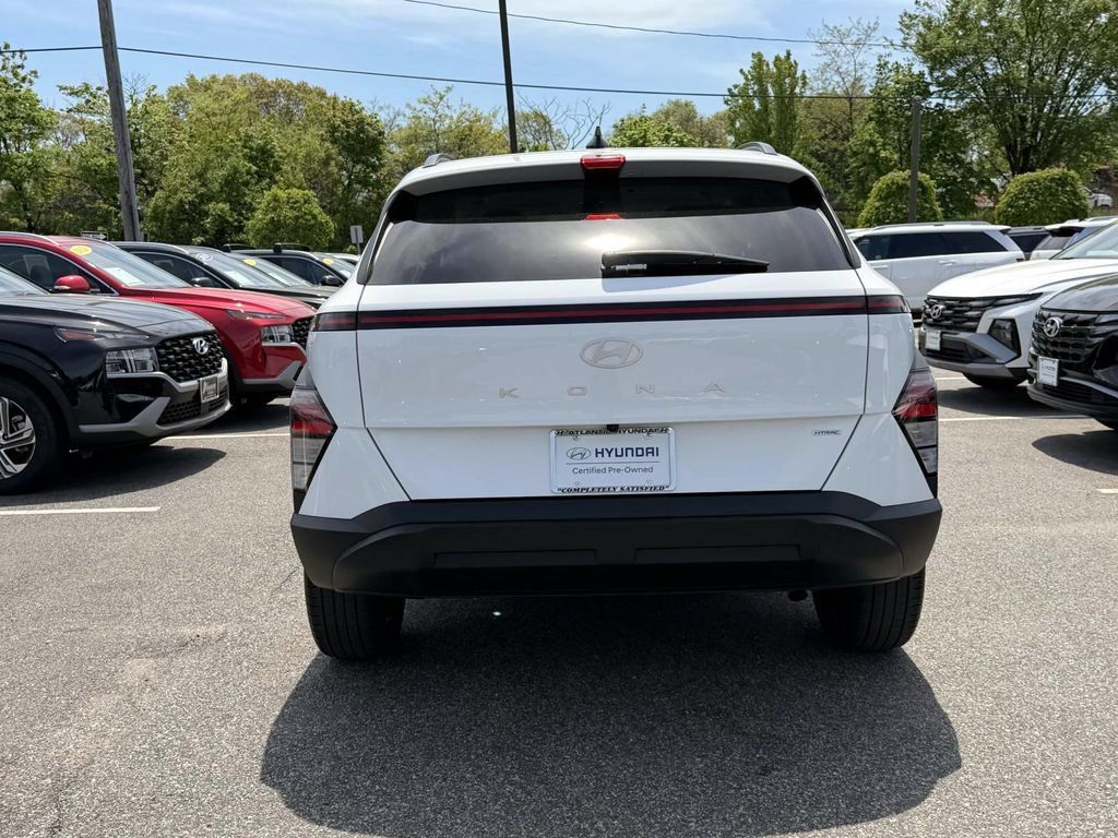 Used 2024 Hyundai Kona SEL AWD/4WD image 8