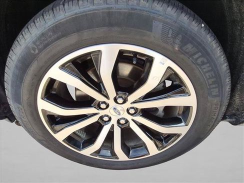 Used 2025 Ford Explorer ST-Line AWD/4WD image 24