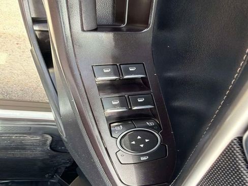 Used 2020 Ford Explorer XLT w/ Equipment Group 202A AWD/4WD image 19