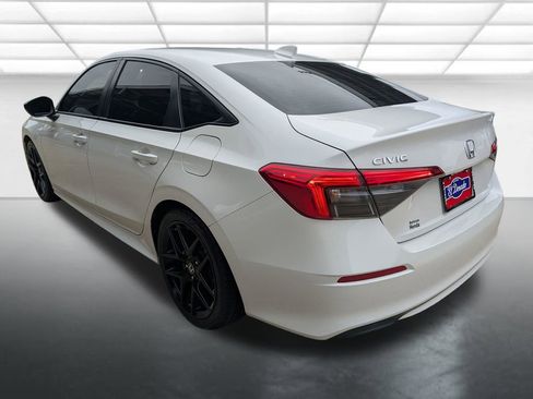 Used 2022 Honda Civic Sport image 2