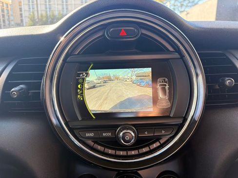 Used 2018 MINI Cooper 2-Door Hardtop image 28