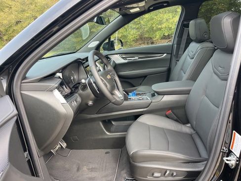 New 2025 Cadillac XT6 Sport w/ LPO, Floor Liner Package image 17