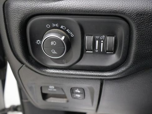 Used 2019 RAM 1500 Big Horn AWD/4WD image 33