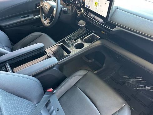 Used 2026 Toyota Sienna XLE Woodland Edition AWD/4WD image 22