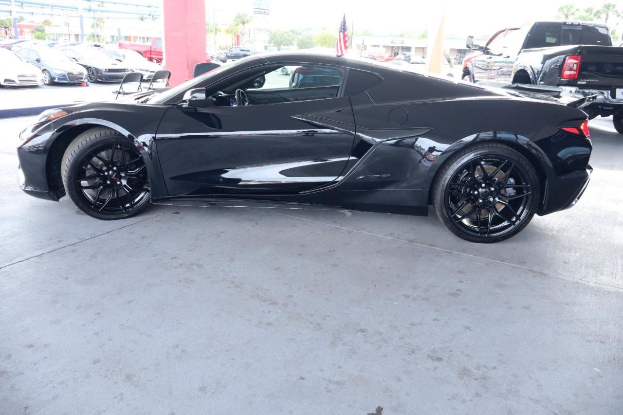 Used 2023 Chevrolet Corvette Z06 RWD image 13