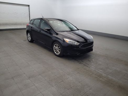Used 2018 Ford Focus SE w/ Cold Weather Package FWD image 13