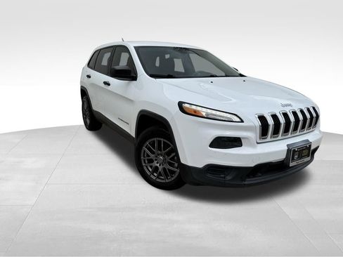 Used 2014 Jeep Cherokee Sport image 2