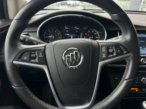 Used 2021 Buick Encore Preferred image 21