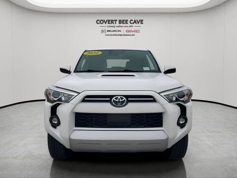 Used 2024 Toyota 4Runner TRD Off-Road image 2