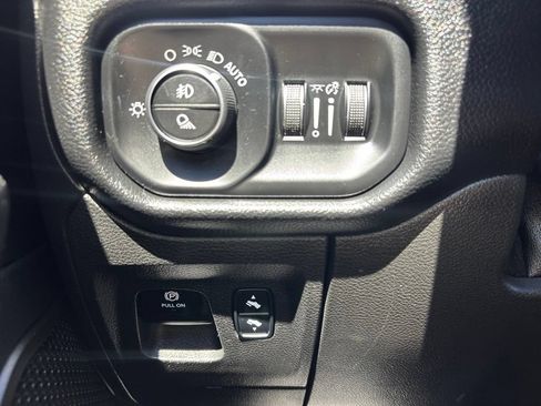 Used 2019 RAM 1500 Big Horn AWD/4WD image 33