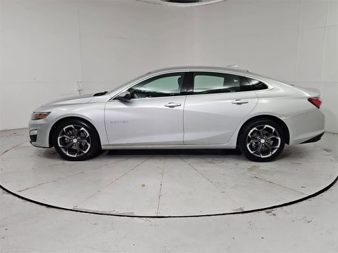 Used 2022 Chevrolet Malibu LT image 3