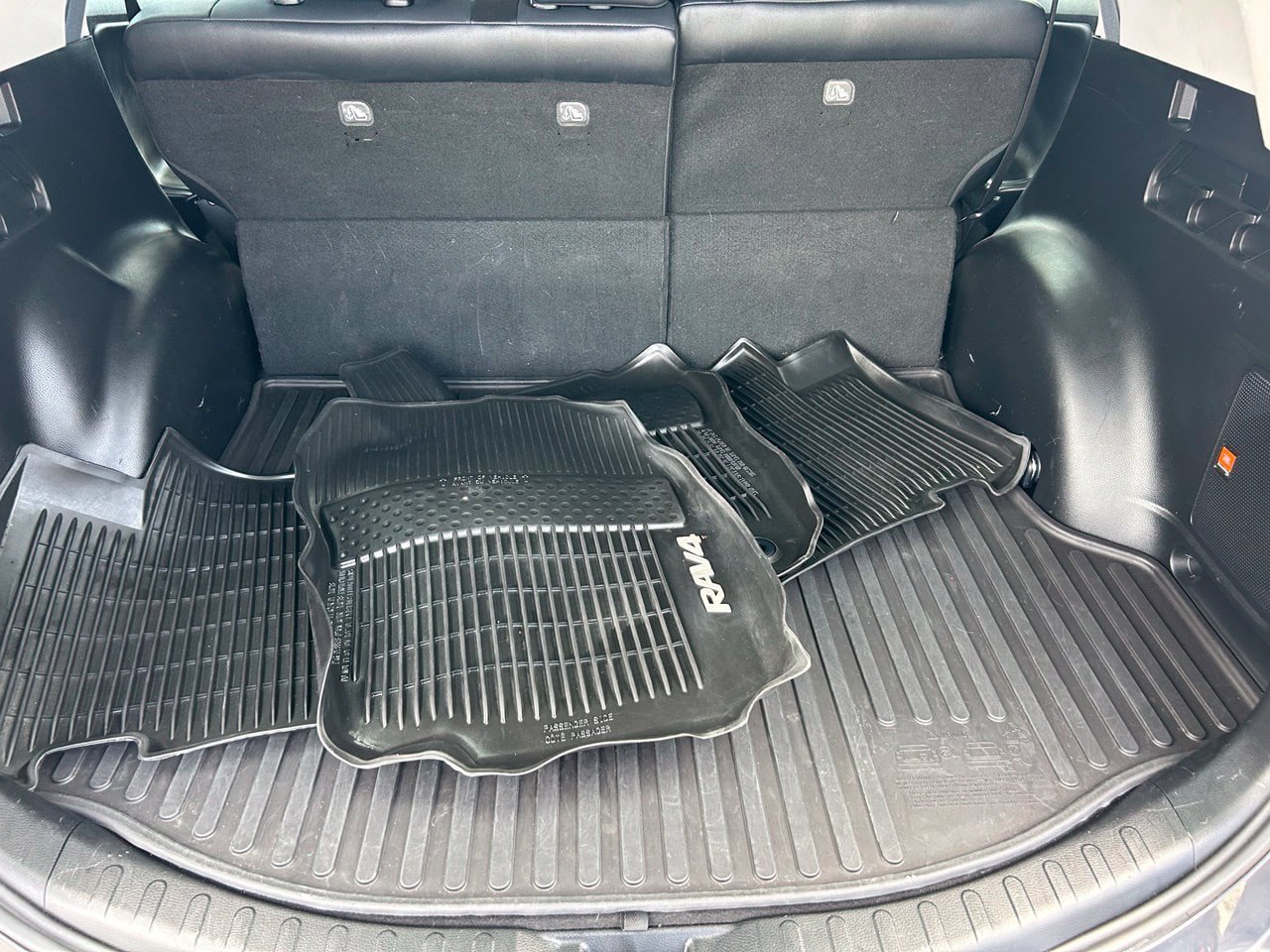 Used 2018 Toyota RAV4 Limited w/ Advanced Technology Package AWD/4WD image 13
