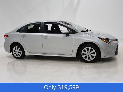 Used 2024 Toyota Corolla LE image 3