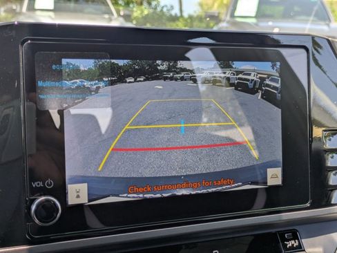 New 2025 Toyota Camry SE w/ Convenience Package FWD image 18
