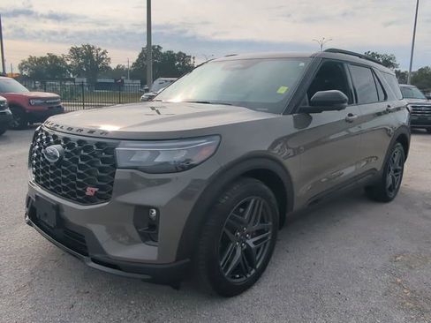 New 2026 Ford Explorer ST w/ Sun And Sound Package image 9