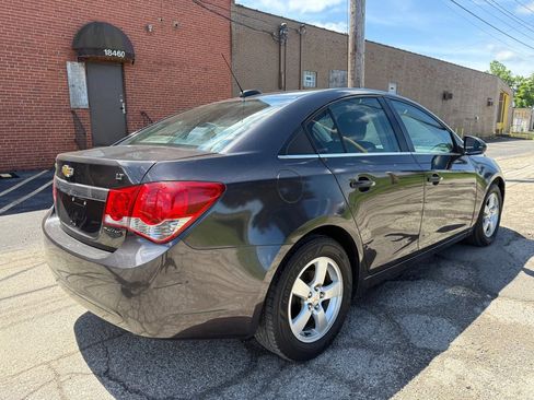Used 2015 Chevrolet Cruze LT w/ Technology Package image 3