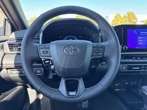 Used 2026 Toyota Camry SE w/ Convenience Package FWD image 18