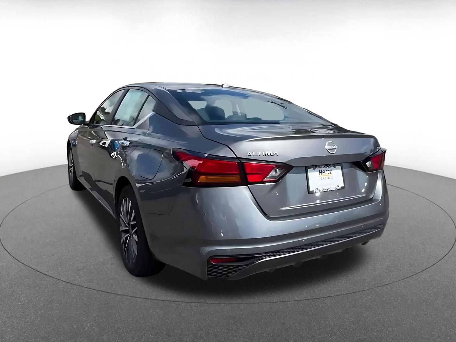 Used 2025 Nissan Altima 2.5 SV FWD image 10