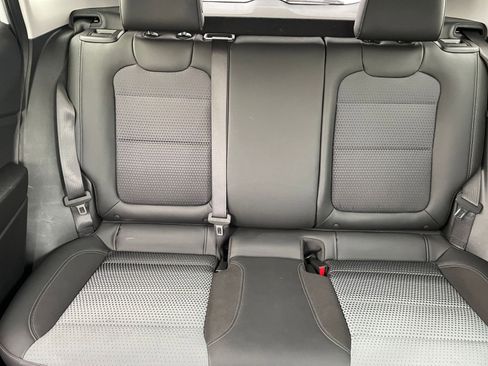 Used 2025 Chevrolet Trax LT w/ LT Convenience Package image 36