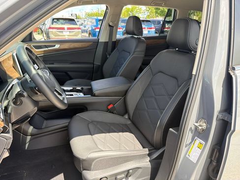Certified 2026 Volkswagen Atlas SE AWD/4WD image 7