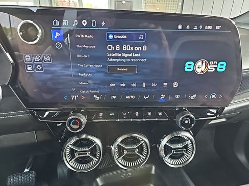 Used 2024 Chevrolet Blazer EV LT AWD/4WD image 23