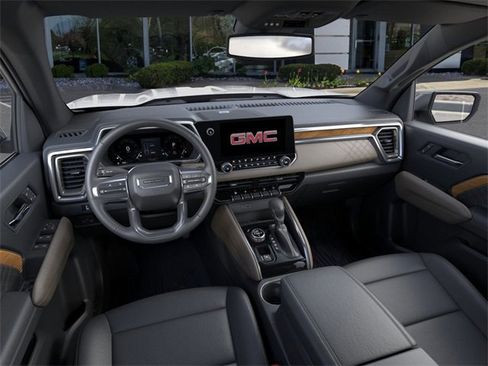 New 2026 GMC Canyon Denali image 15