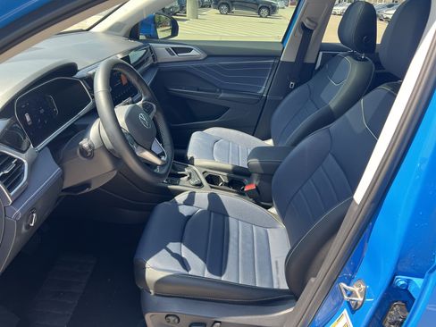 Certified 2025 Volkswagen Taos SEL image 16