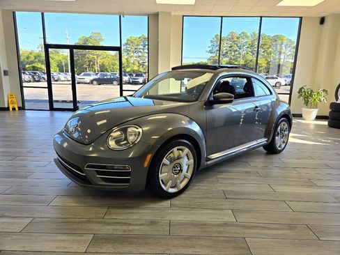 Used 2017 Volkswagen Beetle 1.8T image 3
