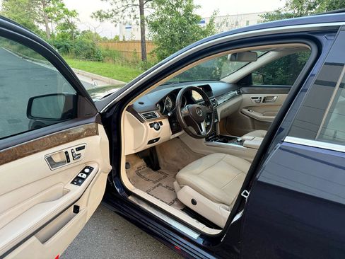 Used 2015 Mercedes-Benz E 350 4MATIC Sedan image 13