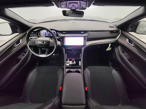 New 2026 Jeep Grand Cherokee L 4WD image 2