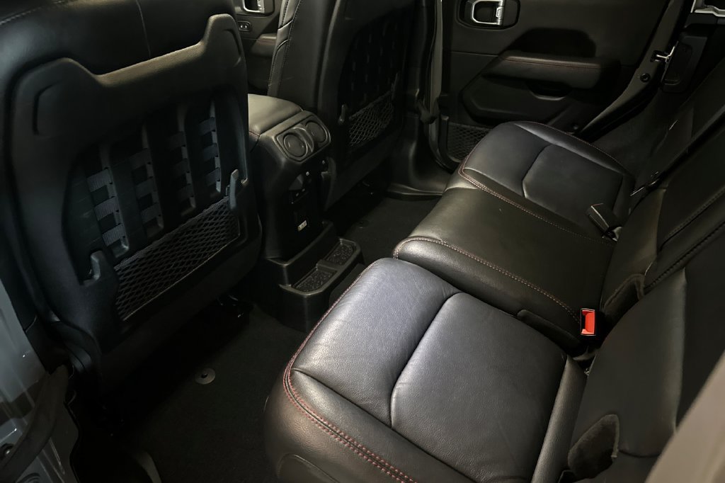 Used 2021 Jeep Wrangler Unlimited Rubicon AWD/4WD image 12