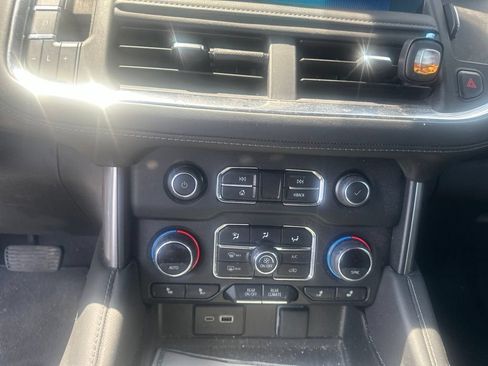 Used 2024 Chevrolet Tahoe Z71 w/ Luxury Package AWD/4WD image 16