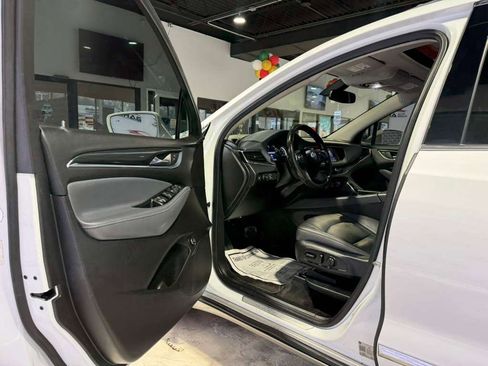 Used 2020 Buick Enclave Essence image 21