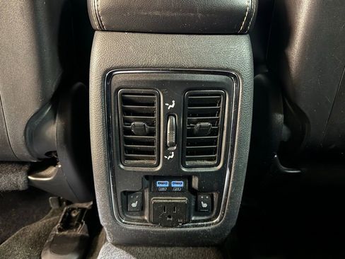 Used 2015 Jeep Grand Cherokee Limited image 14