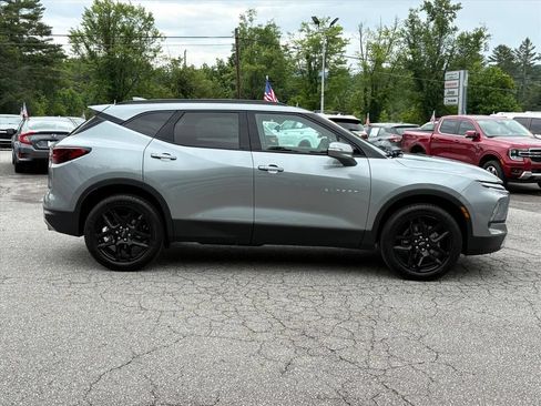 Used 2024 Chevrolet Blazer LT w/ Sound & Technology Package FWD image 3