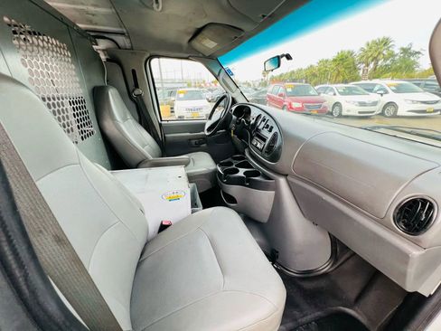 Used 2008 Ford E-250 and Econoline 250 image 9