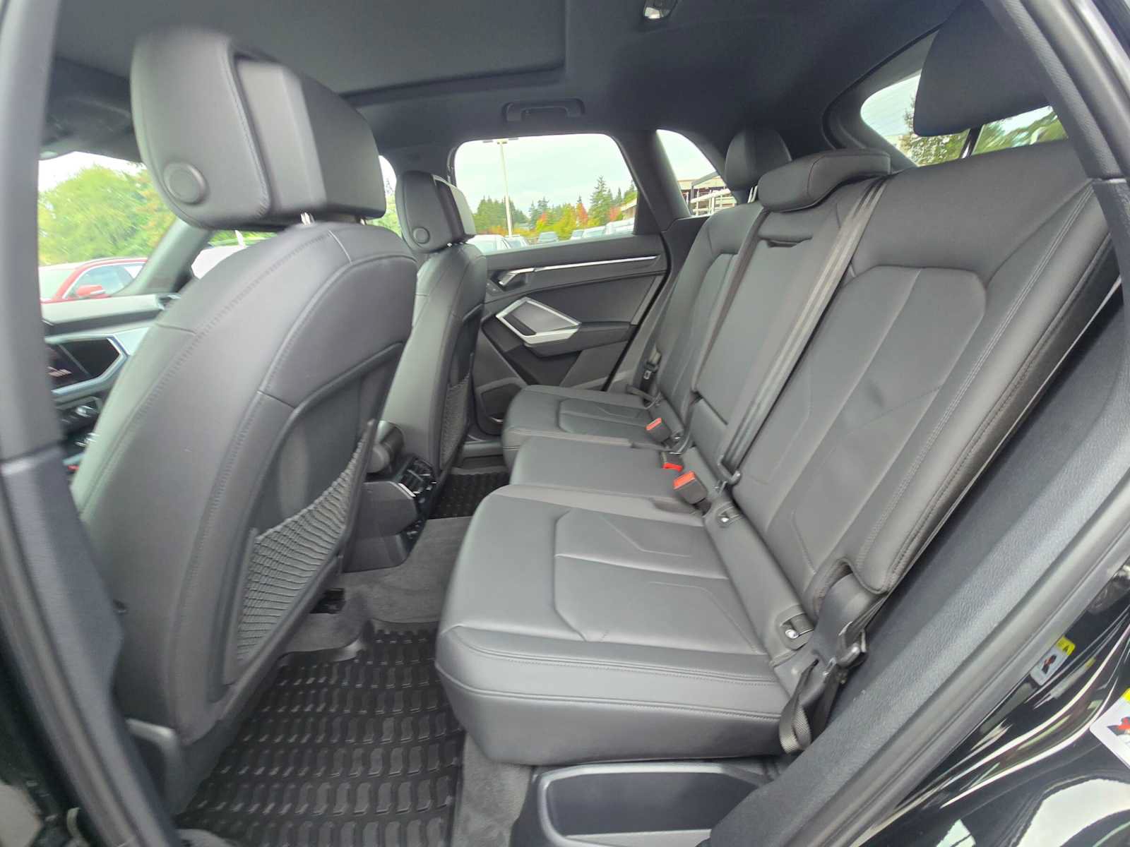 Used 2023 Audi Q3 2.0T Premium Plus w/ Premium Plus Package AWD/4WD image 16