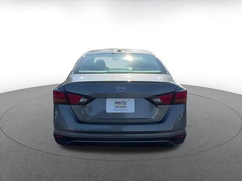 Used 2025 Nissan Altima 2.5 SV image 12